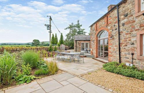 Penrith House | 5 Bed in Penrith oc-sz111