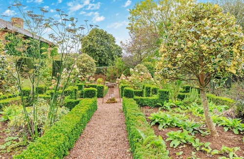 Fitzhead Cottage | 5 Bed in Taunton (oc-95570)