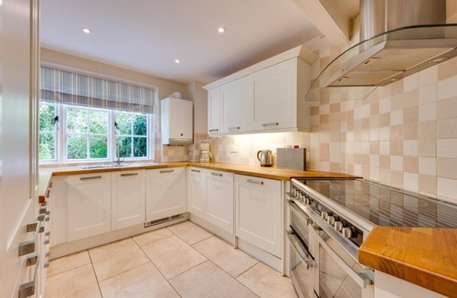 Thorpeness Cottage | 5 Bed in Thorpeness (oc-whin2)