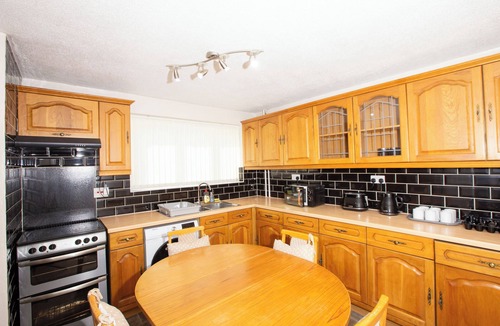 Tea Green House | 5 Bed Luxurious & beautiful house near Luton Airport,
