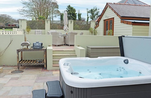 Tan-y-groes Cottage | 5 bedroom accommodation in Llangrannog