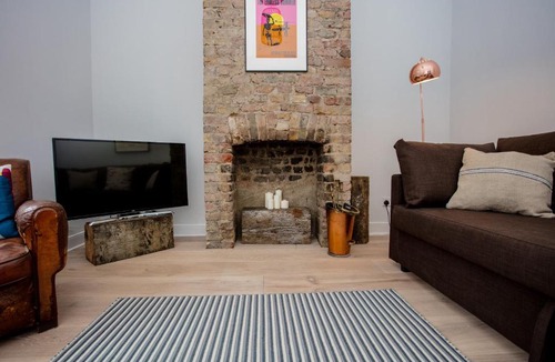 Newham Apartment | 5 Bedroom House in East London