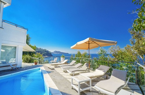 Massa Lubrense Villa | 5 bedrooms 4 bathrooms Villa in Sorrento Peninsula