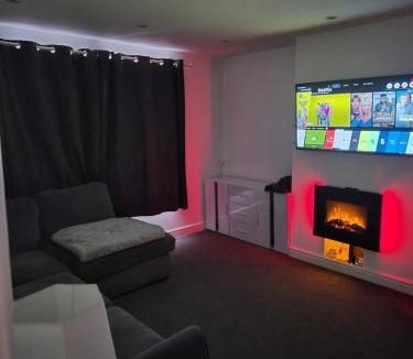 Tea Green Apartment | 5 min from airport, luxury 2 bed apartment