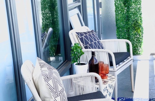 Kitchener Condo | 5 minutes to Hospital, Go Train/Bus. Cozy 1BR with amazing city views!