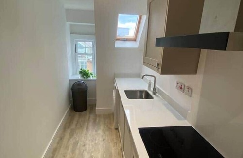 Paisley Apartment | 5 Smithhills Paisley Central GLW & Glasgow access