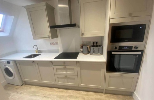 Paisley Apartment | 5 Smithhills Paisley Central GLW & Glasgow access