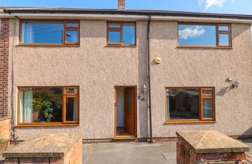 Skellow Cottage | 57 HOWDEN AVENUE, family friendly, with a garden in Skellow