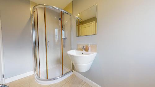Epworth House | 5bed House, 8 Double beds Perfect for large groups