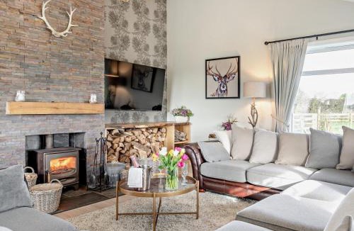 Newton House | 6 Bed in Broxburn oc-94359