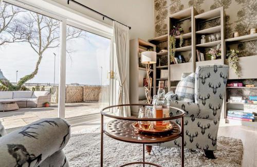 Newton House | 6 Bed in Broxburn oc-94359