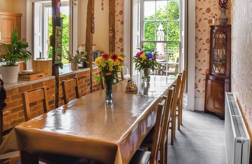 Sittingbourne Cottage | 6 bedroom accommodation in Sittingbourne, near Faversham