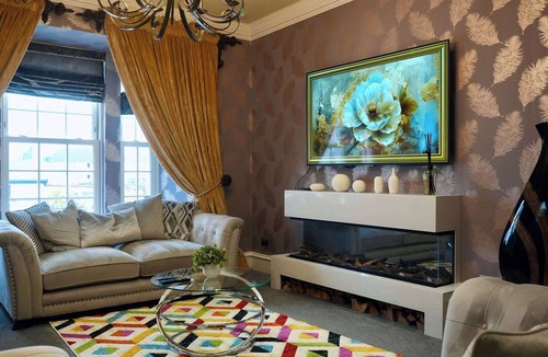 Chapelhall House | 6 Bedroom Family House Chapelhall near Glasgow