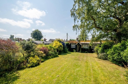 Thorpeness Cottage | 6 Uplands - sleeps 3 guests in 2 bedrooms
