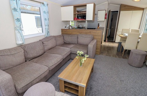 Bembridge Cottage | 63 CROSSWINDS, pet friendly, country holiday cottage in Bembridge