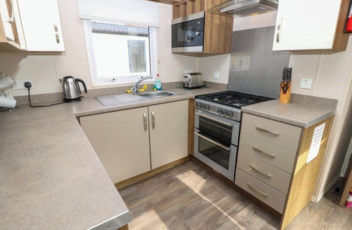 Bembridge Cottage | 63 CROSSWINDS, pet friendly, country holiday cottage in Bembridge