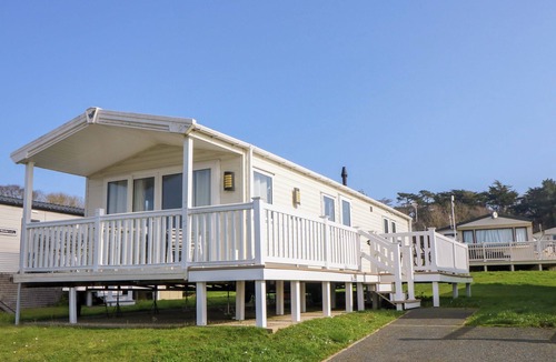 Bembridge Cottage | 63 CROSSWINDS, pet friendly, country holiday cottage in Bembridge