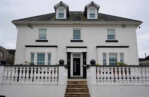 Chapelhall House | 6BR House with Butler, Sauna and Hot Tub in Glasgow