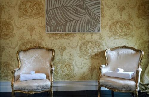 Chapelhall House | 6BR House with Butler, Sauna & Hot Tub in Glasgow