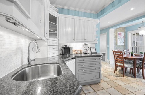 Cobourg House | 6BR | Pool, BBQ & Firepit | Mins to Beach and Downtown