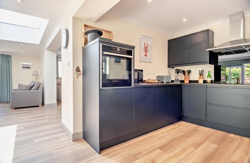 Aldeburgh Cottage | 7 Bed in Aldeburgh (oc-midba)