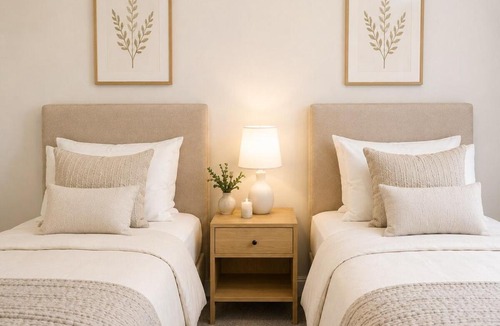 Glasgow Apartment | 8 Bed, Sleeps 10, Free Parking, Near City Centre