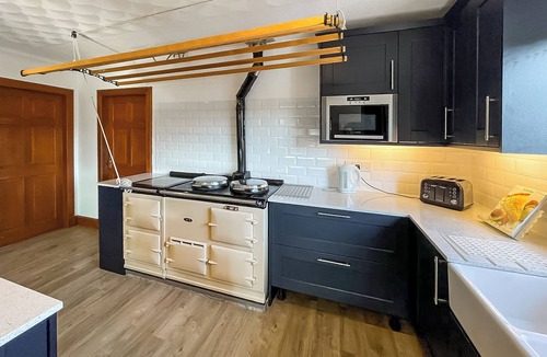 Dingwall Cottage | 8 bedroom accommodation in Dingwall