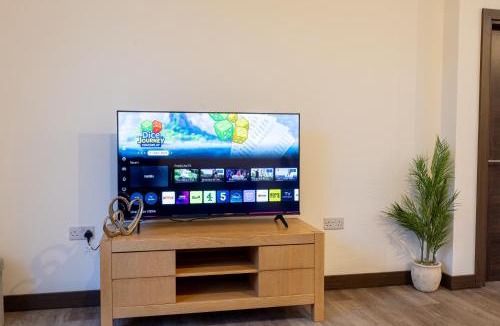 North Stifford Apartment | 8 Bedroom All En-suite, Spacious, Garden, Parking