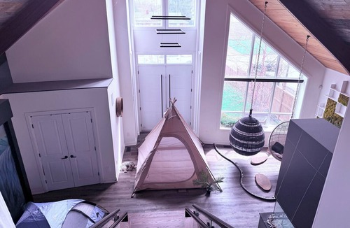 Chippawa Bed & Breakfast | 8 Tents at Niagara Retreat Center