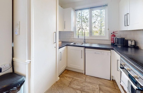 St Erth Praze Apartment | 82 Strawberry Hill, Tolroy Manor