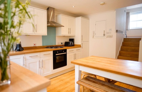 Bembridge Cottage | 9 Solent Landing - a family friendly house that sleeps 6 guests in 3 bedrooms
