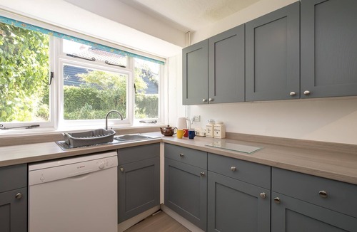 Thorpeness Cottage | 9 Whinlands - sleeps 10 guests in 4 bedrooms