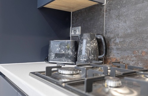 Borehamwood House | A clean, luxurious, spacious and modern 4 Bedroom house