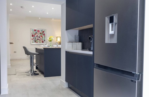 Borehamwood House | A clean, luxurious, spacious and modern 4 Bedroom house
