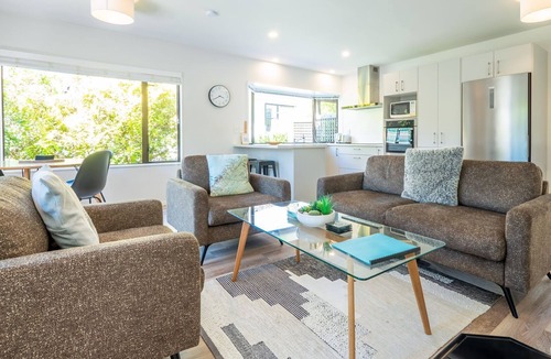 Nelson House | A cozy city escape, comfortable and well equipped.