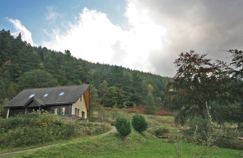 Callander Cottage | A detached cottage, situated on the west hillside overlooking Loch Lubnaig.