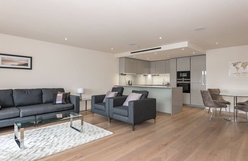 Whittington Apartment | A luxury, contemporary 2Bed & 2Bath Apartment Next to London Museum