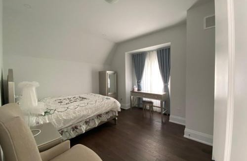 Newtonbrook House | A - Modern Room near Yonge-Finch -Willowdale Grand Residence