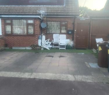 Dagenham House | A Spacious Odyssey