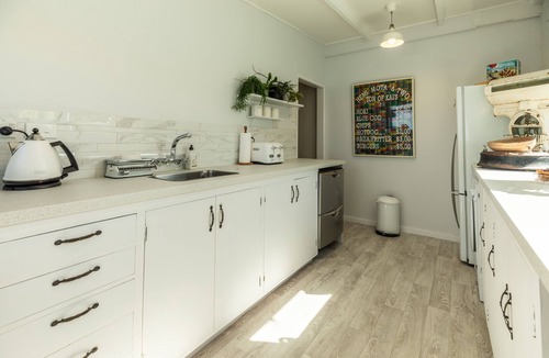 Karitane House | “A SPECTACULAR & RARE FIND ON THE ABSOLUTE BEACH FRONT“