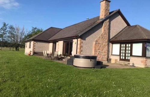 Dingwall House | Abalone Accommodation