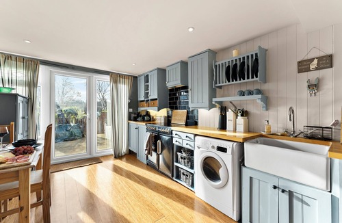 Bury St Edmunds House | Abbey House: Character filled 1 bedroom with terraced balcony: sleeps 4