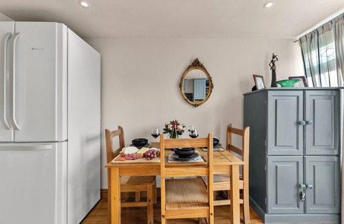 Bury St Edmunds House | Abbey House: Character filled 1 bedroom with terraced balcony: sleeps 4