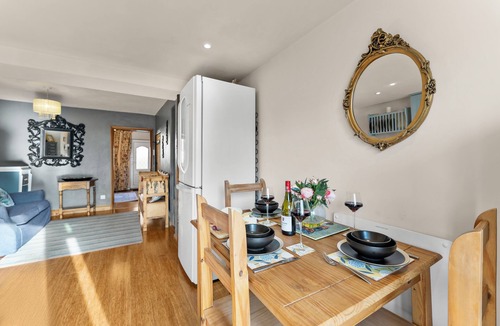 Bury St Edmunds House | Abbey House: Character filled 1 bedroom with terraced balcony: sleeps 4