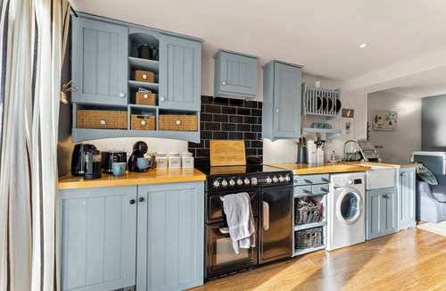Bury St Edmunds House | Abbey House: Character filled 1 bedroom with terraced balcony: sleeps 4