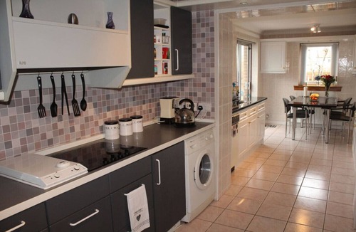 Ayr House | Abbot`s House in Doonfoot