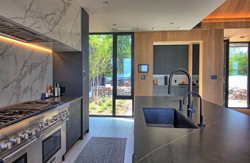 Creemore House | Absolutely Stunning Country Home in Creemore! Modern Elegance! Pool! Views!