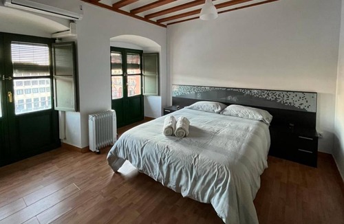 San Pedro Apartment | Accommodation House in Plaza de la Corredera with balcony