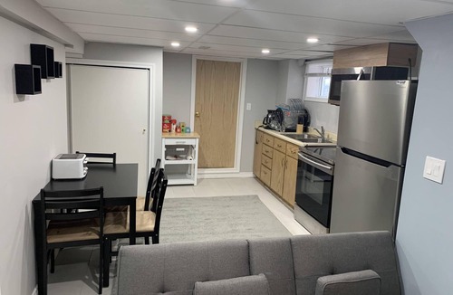 South Central House | Adorable two bedrooms unit with sperate entrance close to everywhere