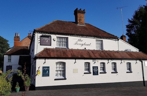 Whitchurch-on-Thames Hotel | Affordable riverside rooms & incredible farm-to-fork food- Early breakfast
